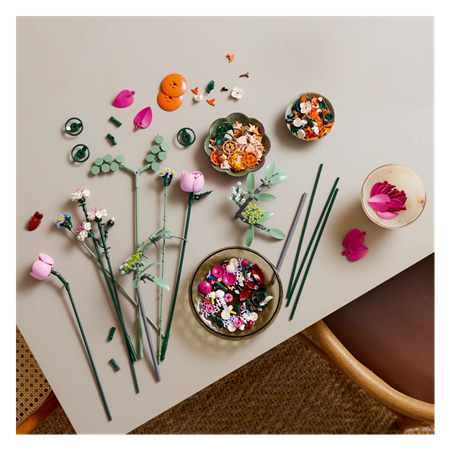 LEGO® Botanicals Pretty Pink Flower Bouquet