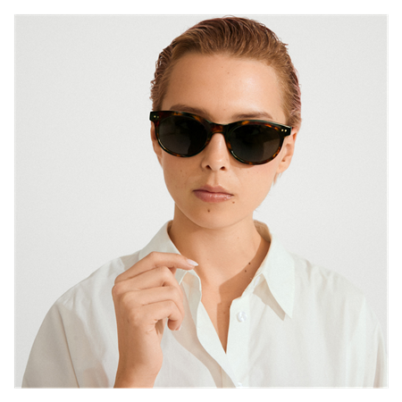 Jelena Aurinkolasit Brown, dark green lenses