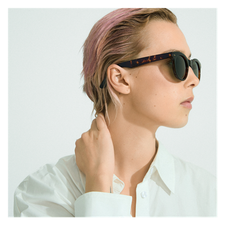 Jelena Aurinkolasit Brown, dark green lenses